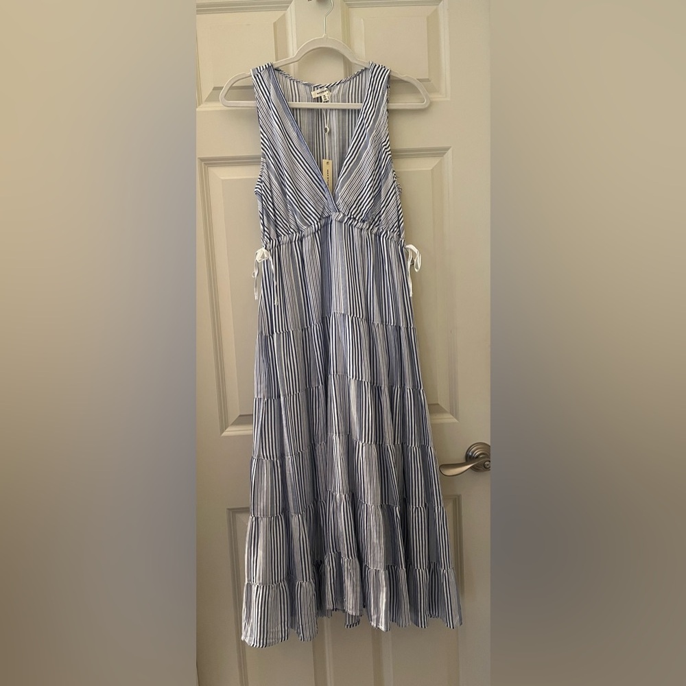 NWT Women’s Max Studio Midi Dress Blue Striped Tiered Sleeveless V Neck Cotton M